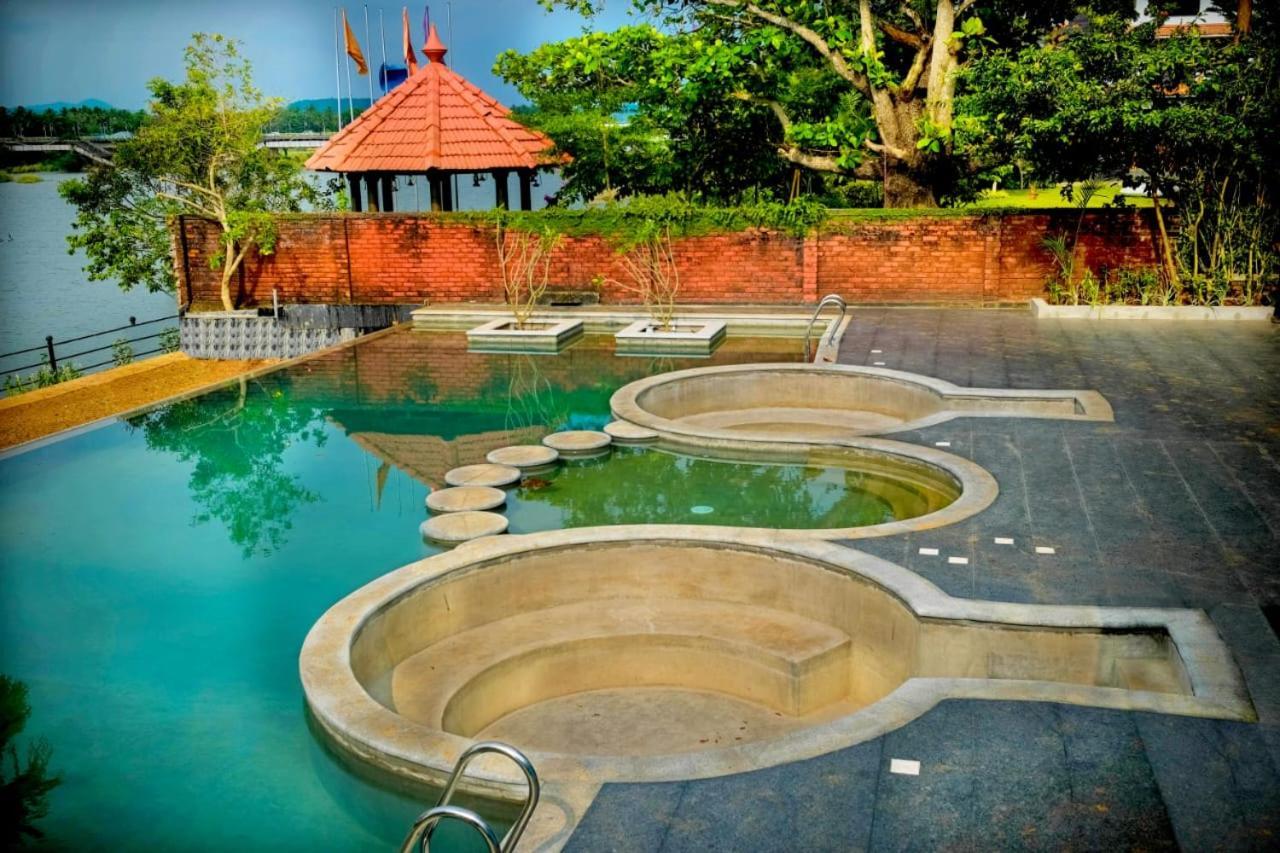 The River Retreat Heritage Ayurvedic Resort Shoranur Екстер'єр фото