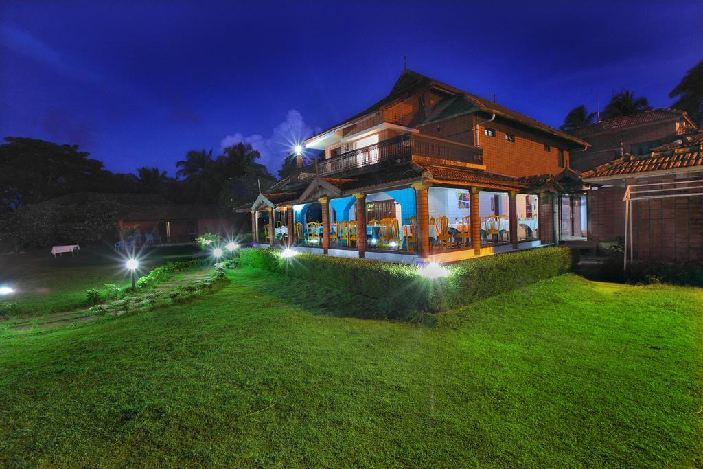 The River Retreat Heritage Ayurvedic Resort Shoranur Екстер'єр фото