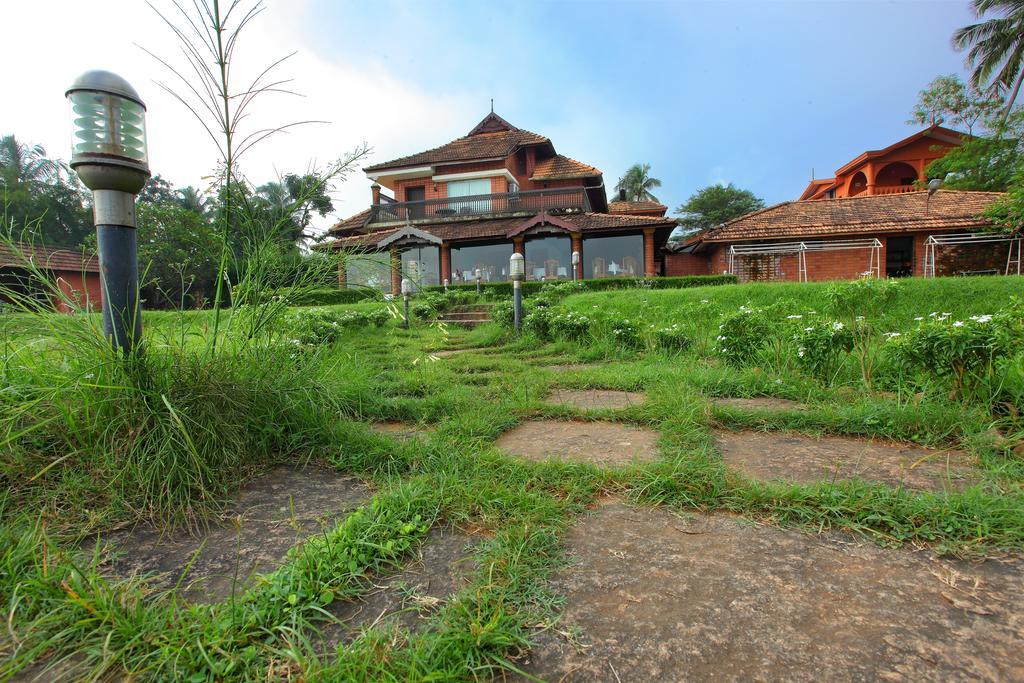 The River Retreat Heritage Ayurvedic Resort Shoranur Екстер'єр фото