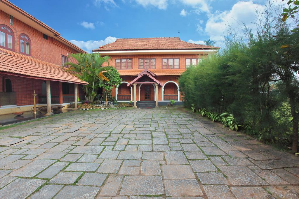 The River Retreat Heritage Ayurvedic Resort Shoranur Екстер'єр фото